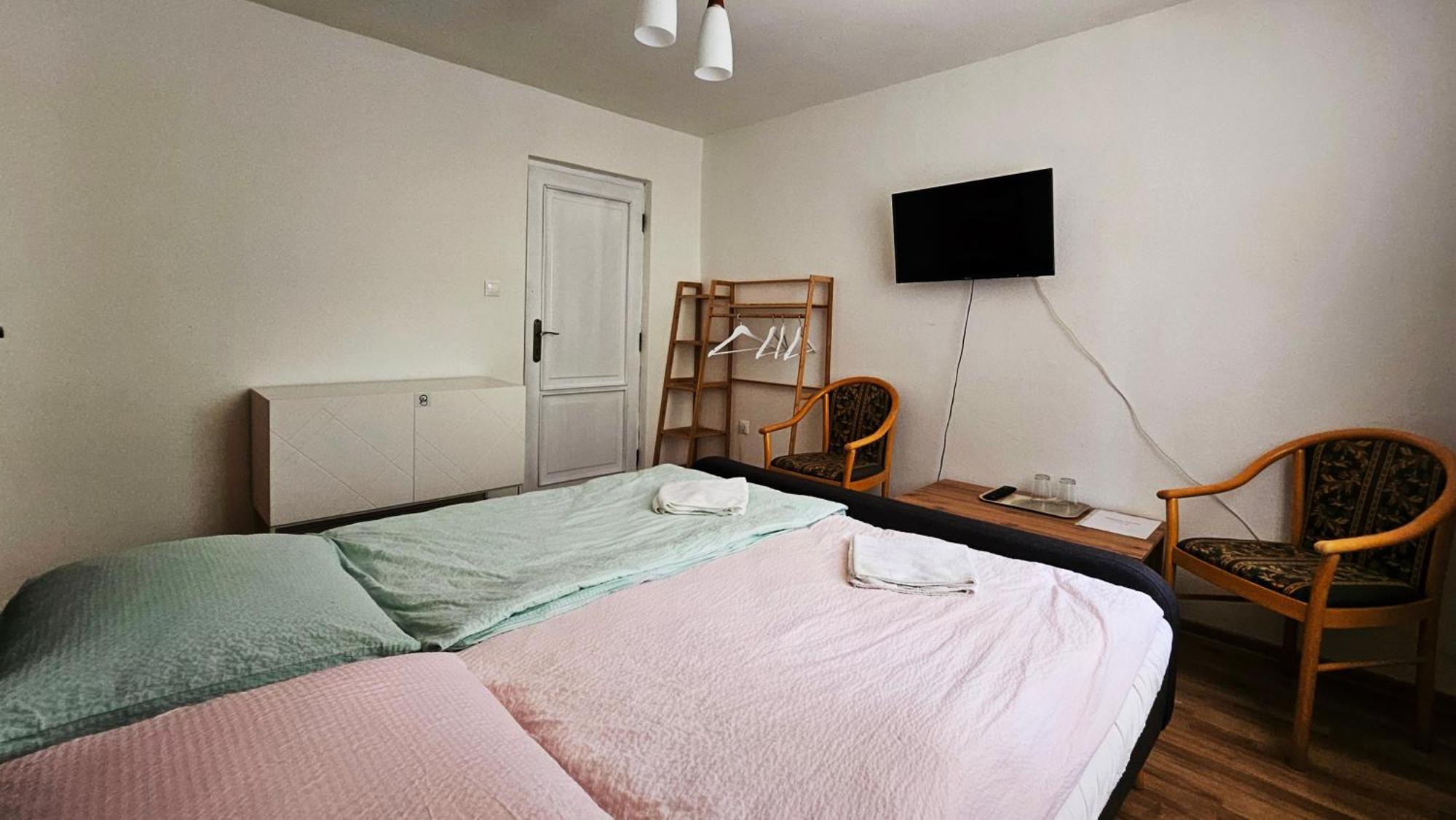 Penzion Toliar Hotel Stará Lesná Buitenkant foto